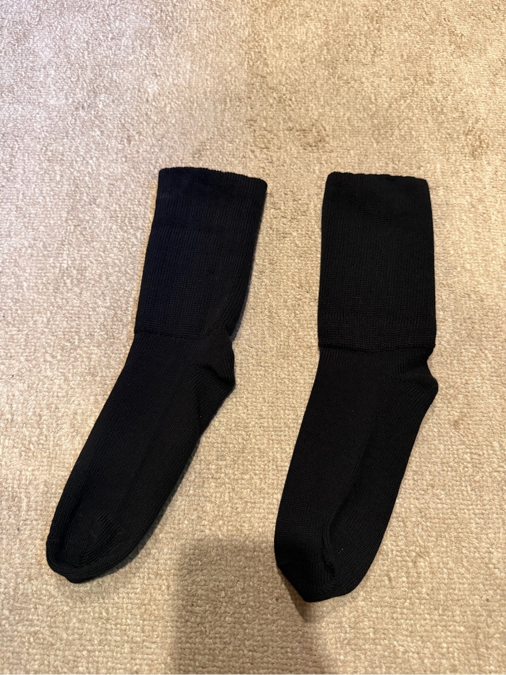 Aritzia Women's Best-Ever Slouchy Ankle & Crew Socks - Picture 3 of 10